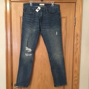 NWT Gap 1969 Skinny Straight Destroyed Jeans Sz 34
